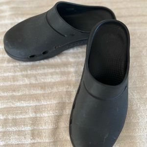 Black OOFOS comfort  shoes